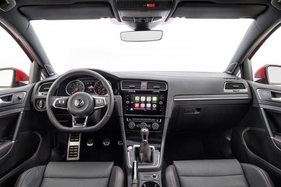 Торпедо Volkswagen Golf GTI 5-Door (Typ 5G) 2017 года  (NA) (фото 5 из 41)